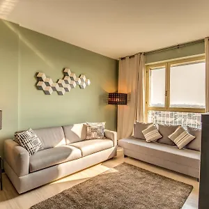  Apartment Downtown